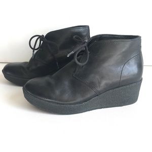 Clark’s Leather Ankle Boots  wedge rubber chukka  7 booties